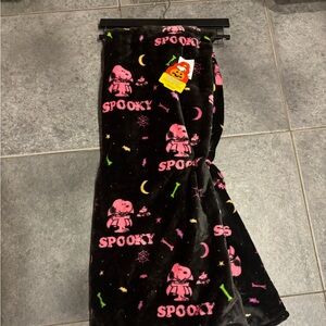 Peanuts snoopy spooky Halloween blanket 50x70